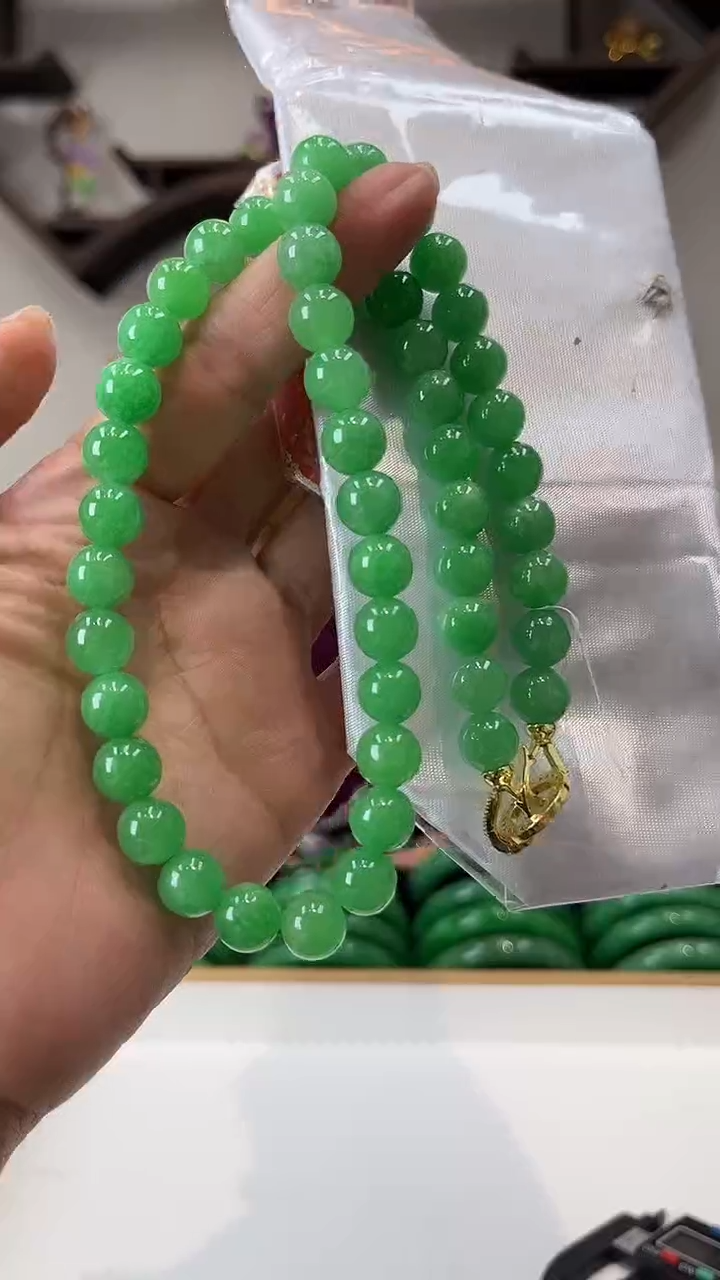【闪购商品】砖雕闪18 果阳绿项链
