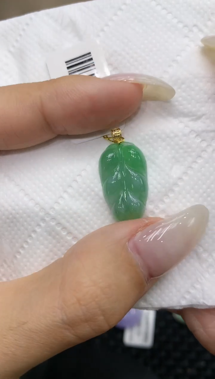 颈饰18K金镶嵌翡翠111111111111