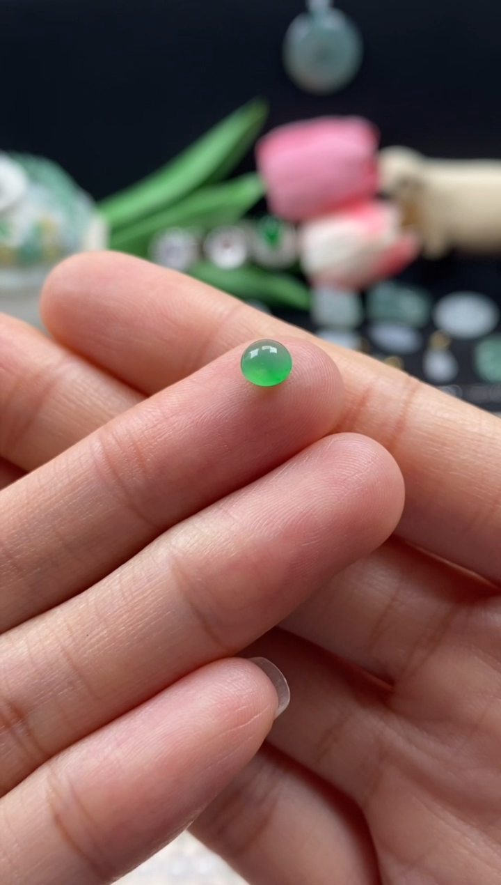 【闪购商品】翡翠颈饰未镶嵌翡翠冰绿蛋面