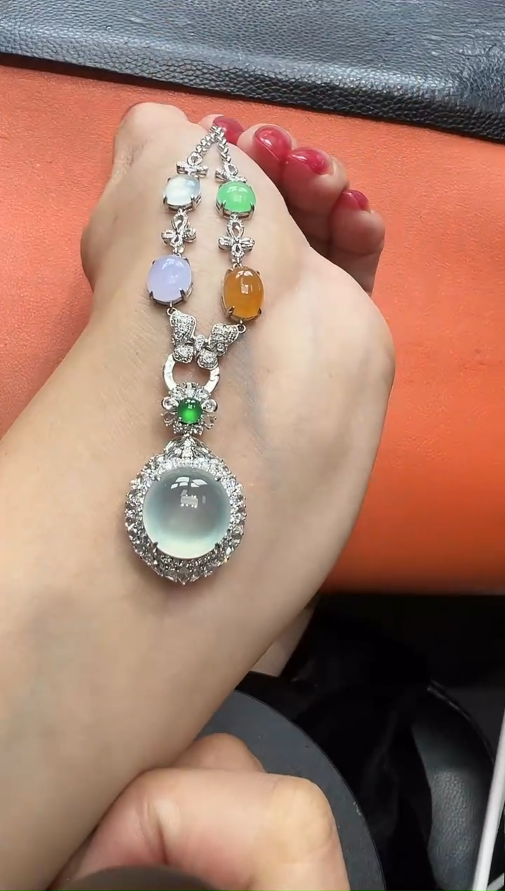 套链18K金镶嵌翡翠勿拍