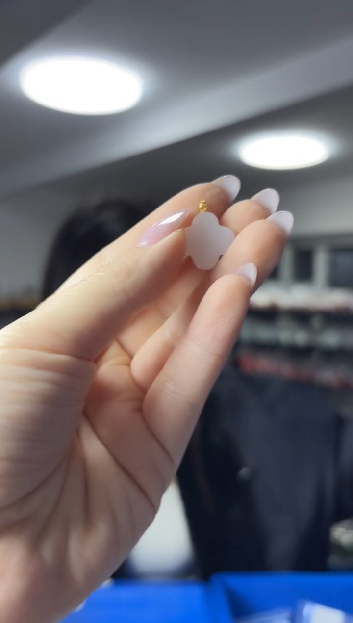 颈饰18K金镶嵌和田玉（多样性发一件）