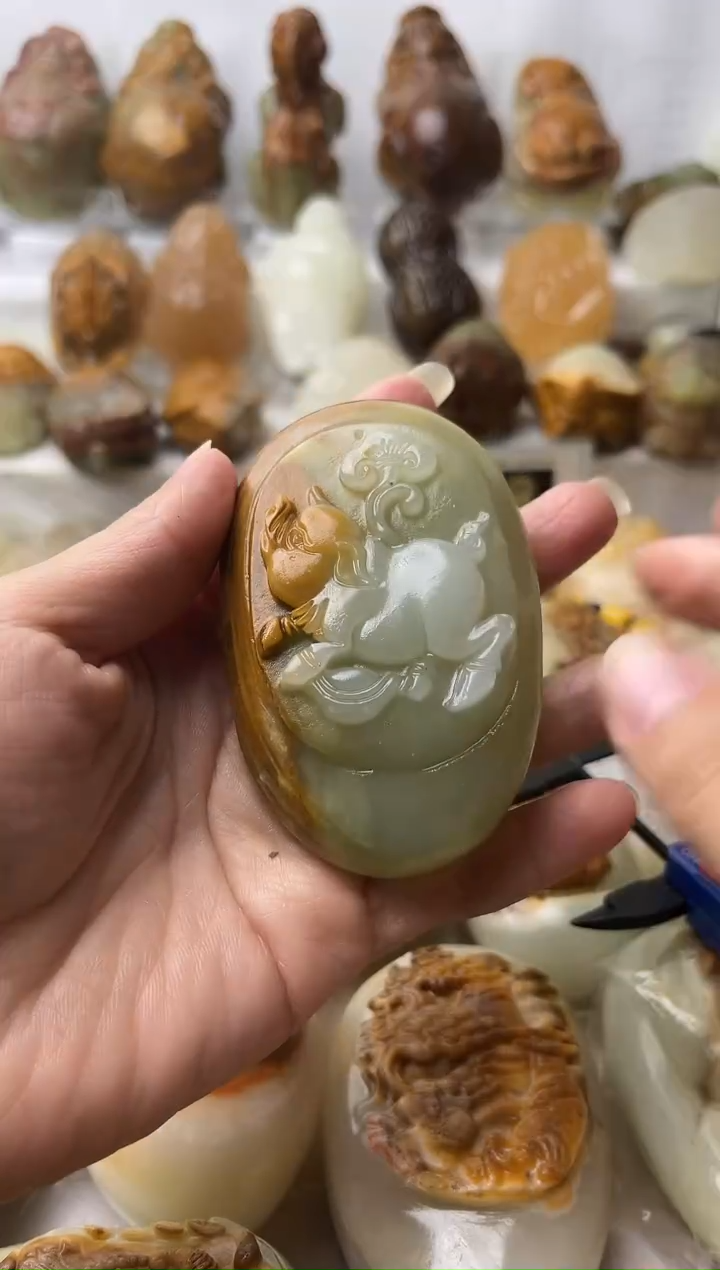 石材方解石手把摆件不退换猪
