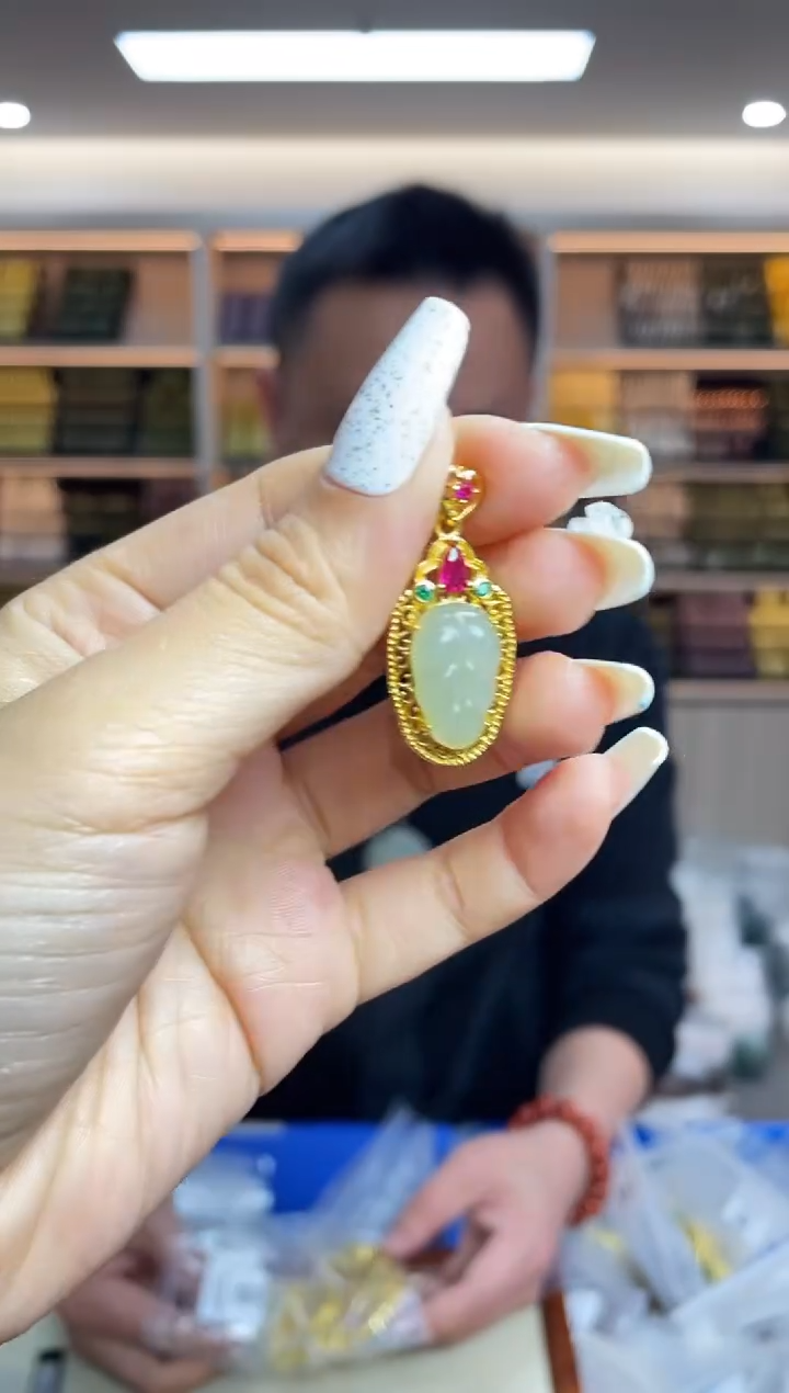 【闪购商品】和田玉`未镶嵌多样性发一件