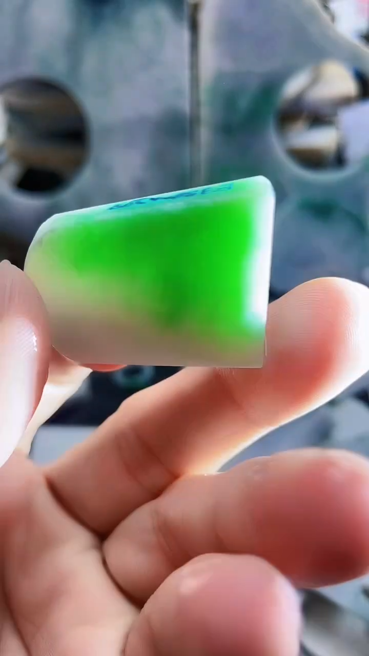 裸石翡翠天然A货翡翠板料