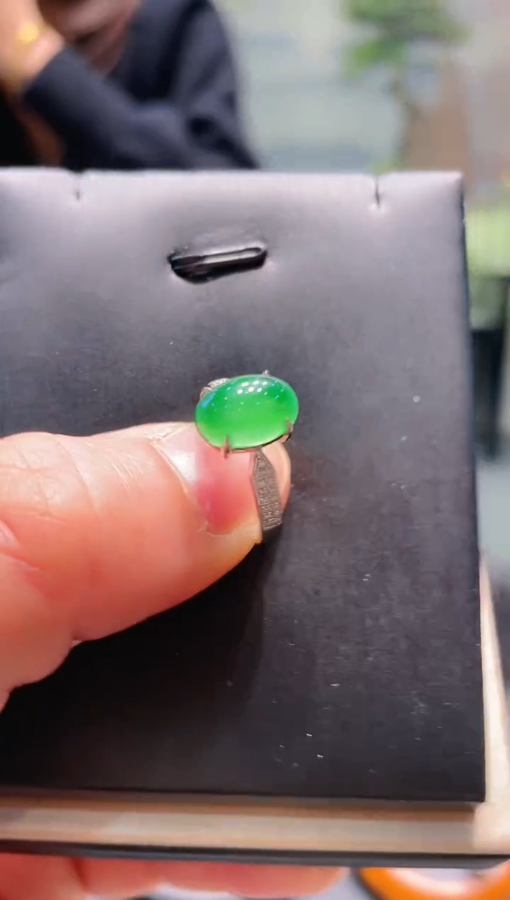 【闪购商品】翡翠颈饰18K金镶嵌A51戒指