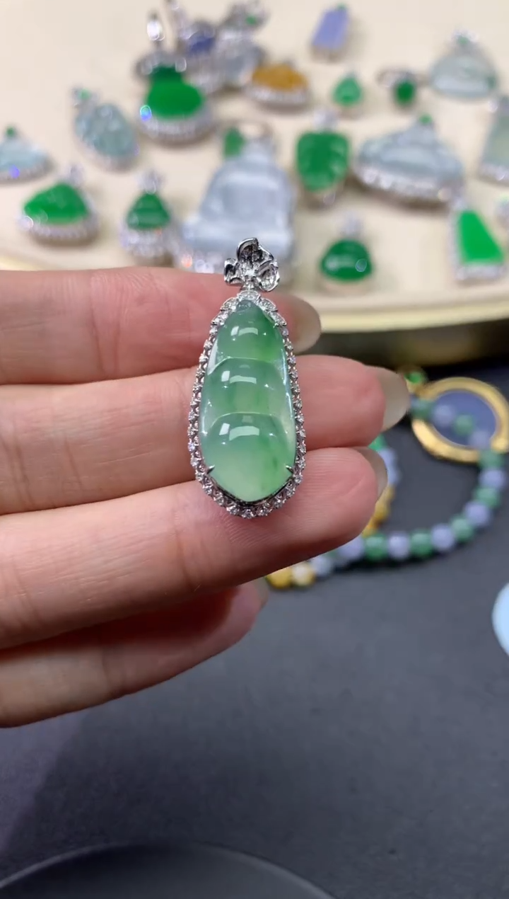 【闪购商品】翡翠吊坠(不含链)18K金镶嵌112天然A货翡翠