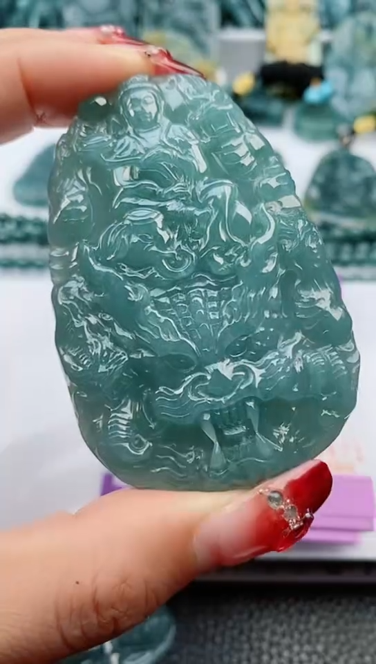 【闪购商品】翡翠颈饰未镶嵌              