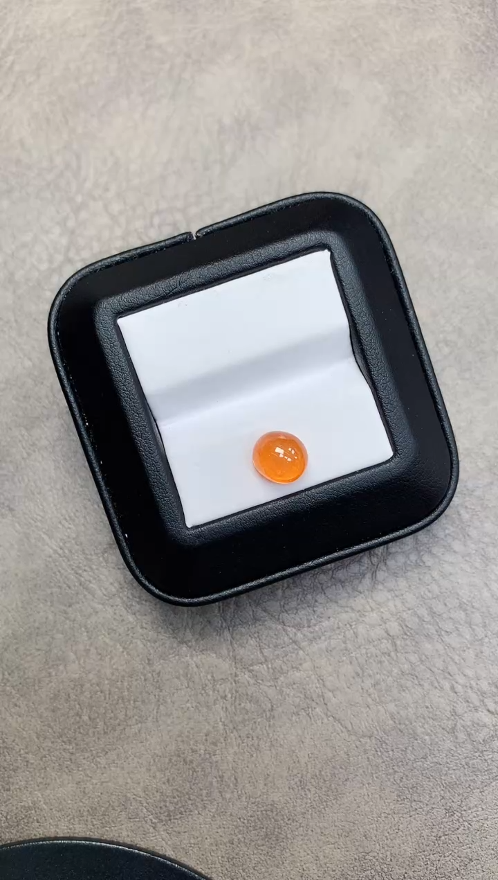 【闪购商品】石榴石（芬达石）裸石未镶嵌4.61ct 1号色 蛋面 EX