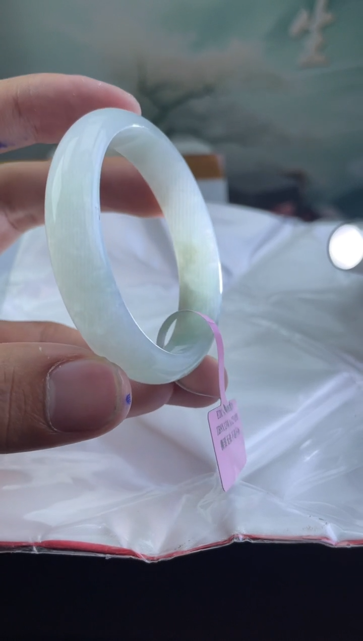 翡翠手镯未镶嵌29翡翠手镯（微瑕）