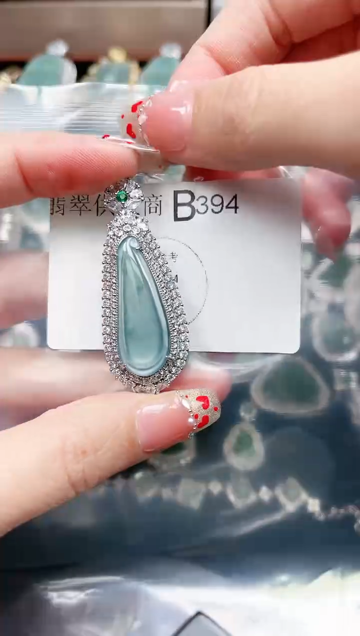 【闪购商品】翡翠颈饰未镶嵌394赠皮绳