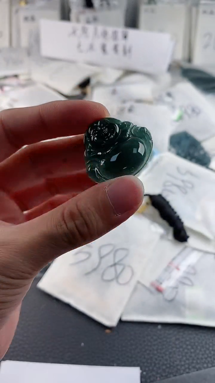 【闪购商品】翡翠颈饰未镶嵌多样性一件随机发货 佛公68