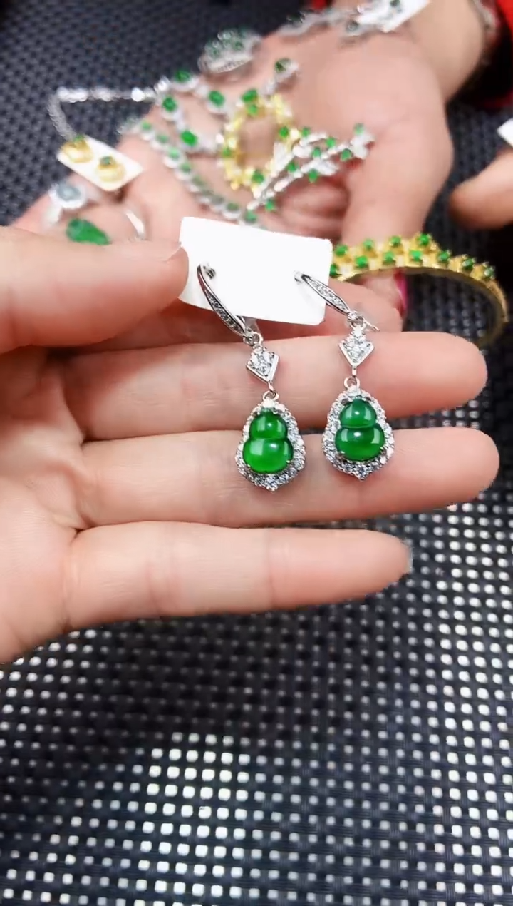 【闪购商品】翡翠耳饰未镶嵌11111111
