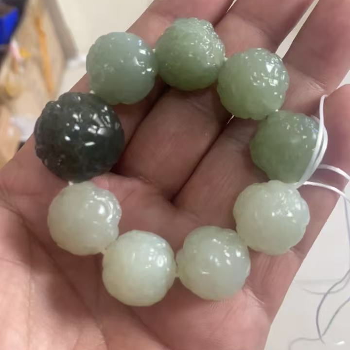 和田玉貔貅手串雕刻