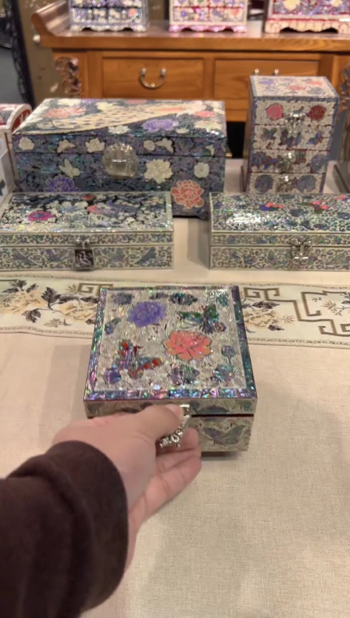 【闪购商品】蓝边红底·弘贝雅螺钿漆器文化馆