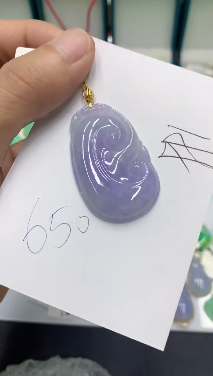 翡翠18K金镶嵌颈饰翡翠