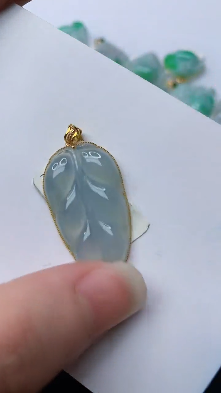 【闪购商品】翡翠颈饰18K金镶嵌28.........