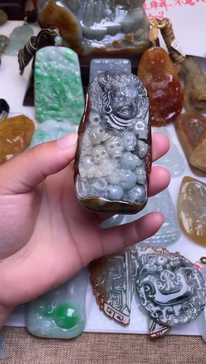 颈饰未镶嵌翡翠钟馗