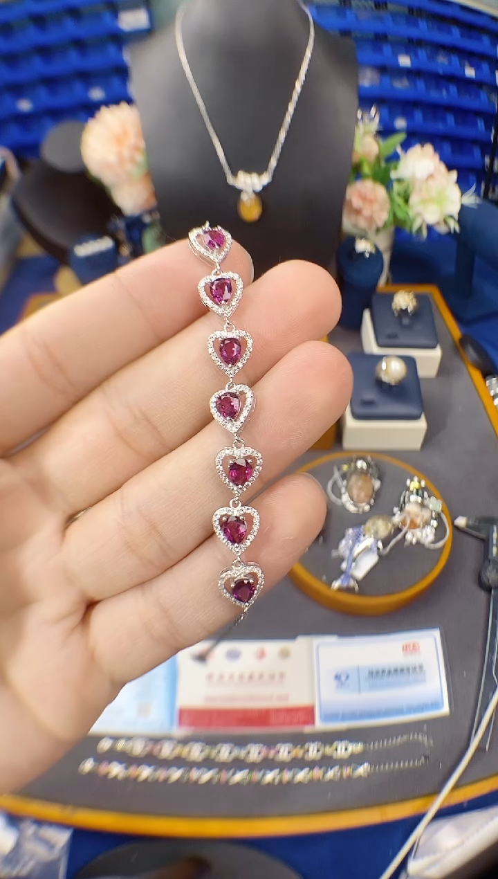 【闪购商品】石榴石手链银S925镶嵌带证书