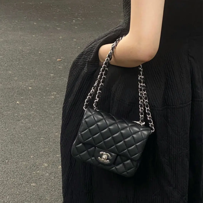 95新 Chanel/香奈儿 小花Jerry518299CF 口盖包 方胖子 黑色 29开