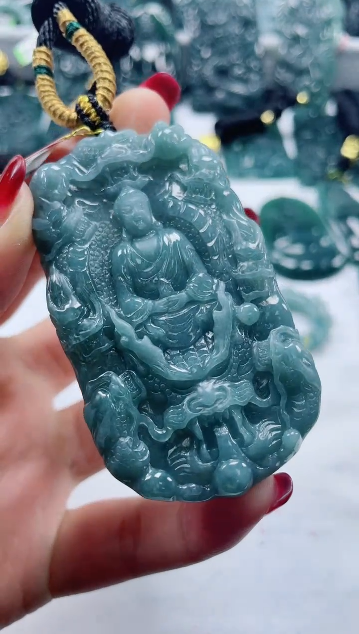 【闪购商品】翡翠颈饰未镶嵌          