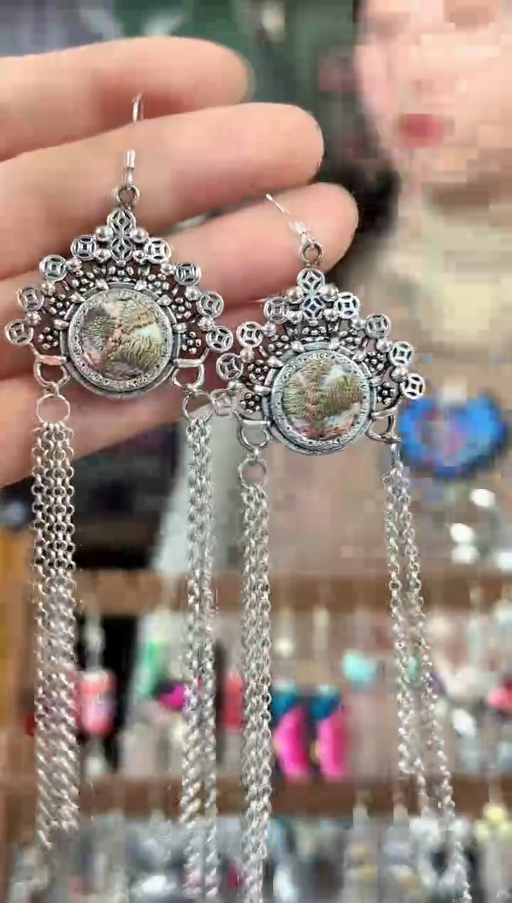 彩云南阁非遗老绣饰品609*