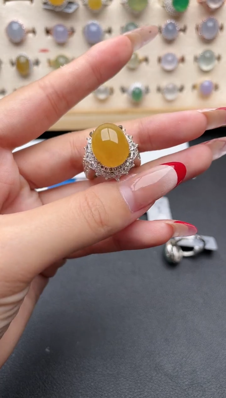 【闪购商品】翡翠戒指未镶嵌一物一证一礼盒