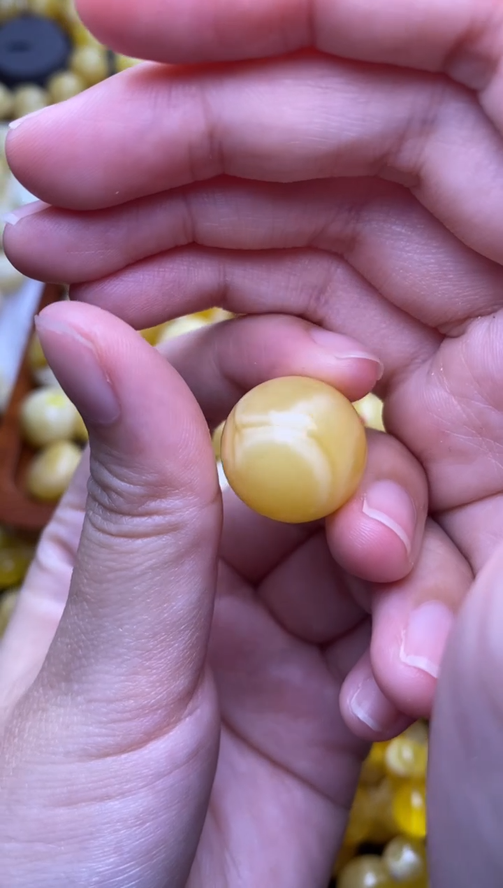 未镶嵌琥珀裸石大小姐珠宝82