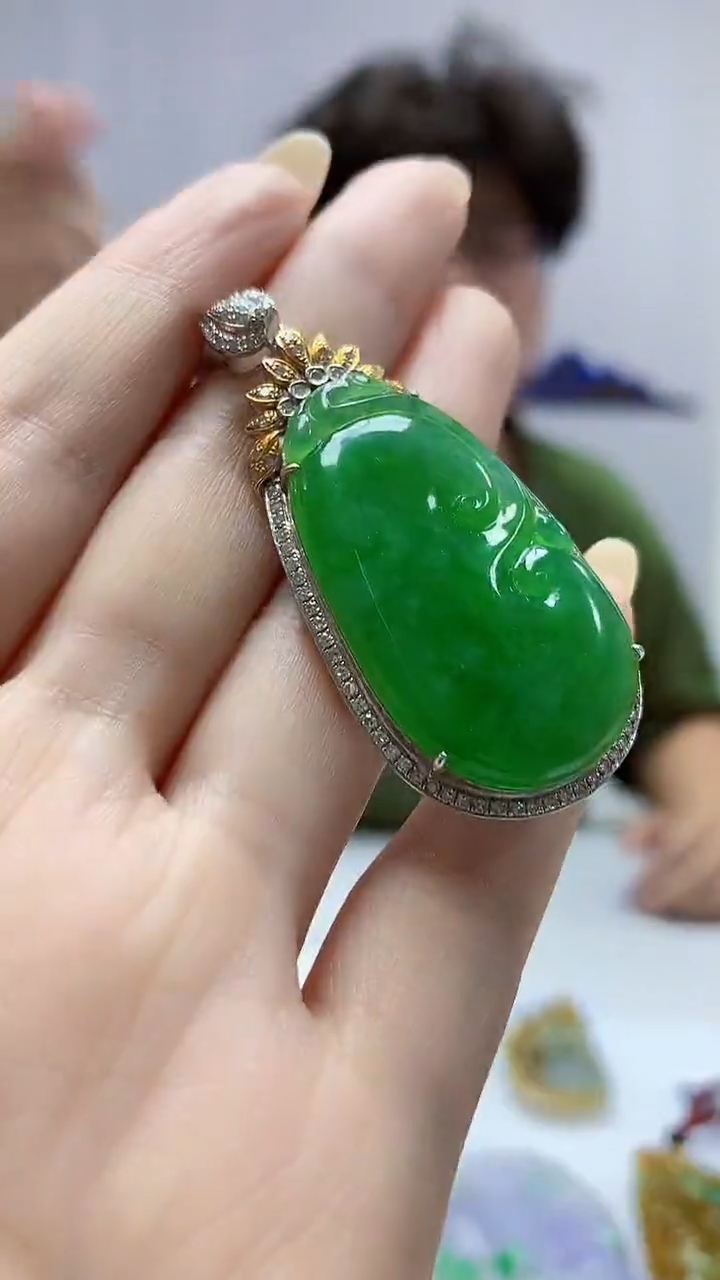 【闪购商品】定制翡翠18K金镶嵌4688DD-毛货挂件赠金链子145