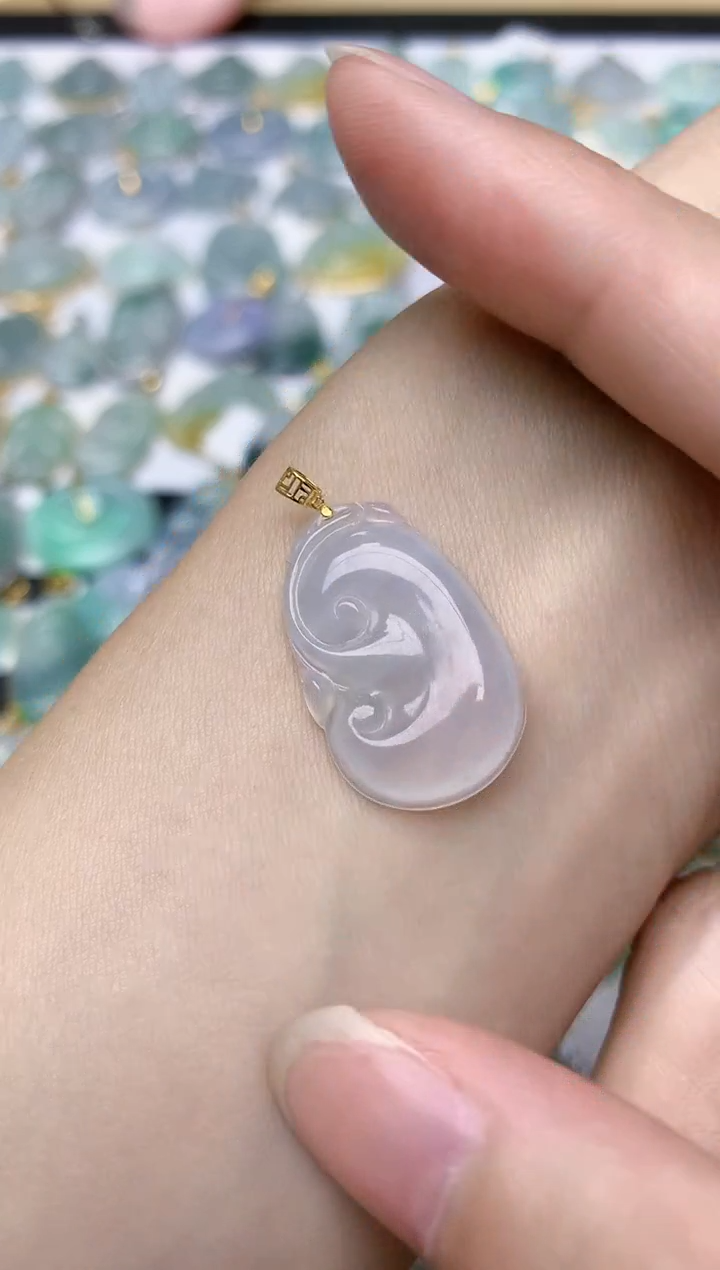 翡翠18K金镶嵌颈饰天然A货翡翠