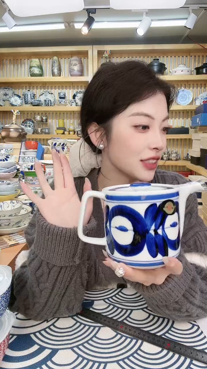 【闪购商品】盘手绘蓝海草600ml茶壶一个