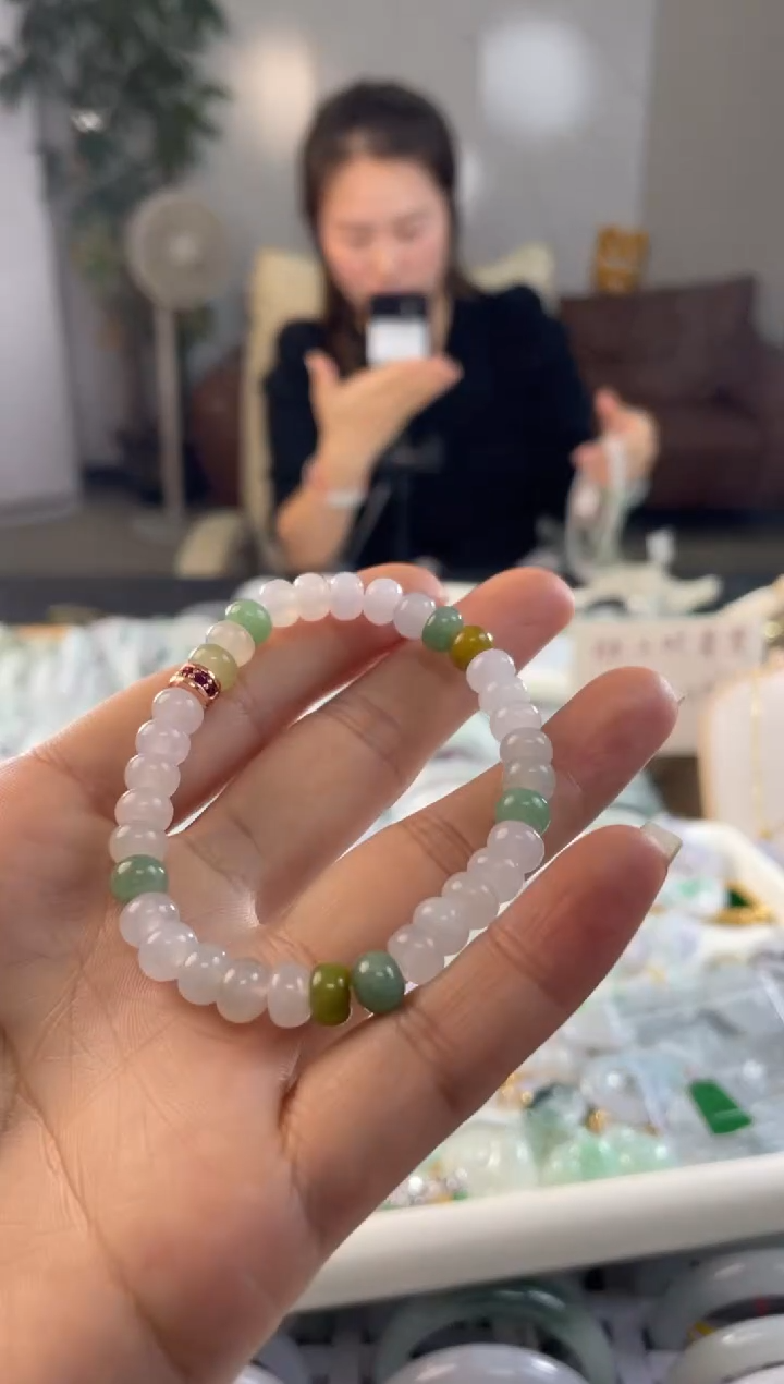 【闪购商品】翡翠手串未镶嵌多样性发货  发一件
