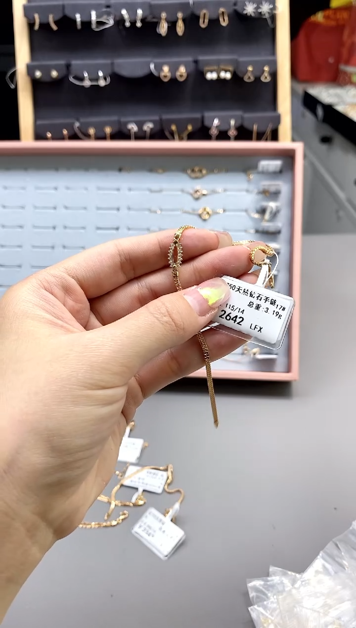 【闪购商品】钻石手链18K金镶嵌标签损坏不退不换