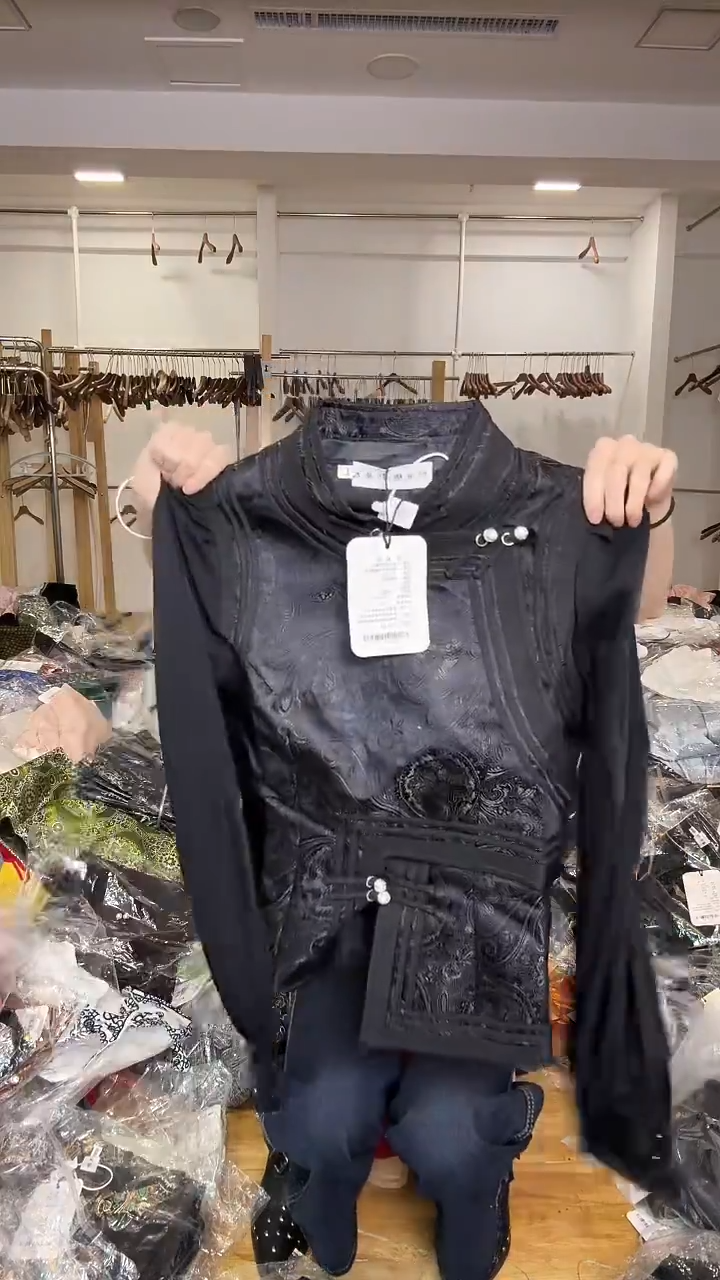 L码        105-115斤  纱袖