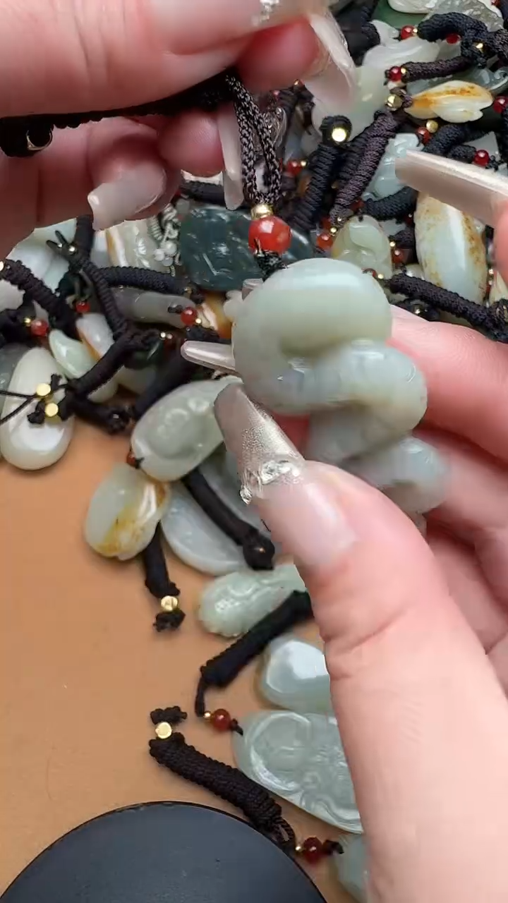 【闪购商品】和田玉颈饰未镶嵌1