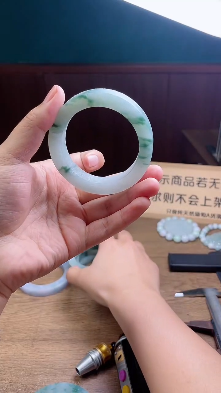 定制翡翠手镯未镶嵌清****点定制