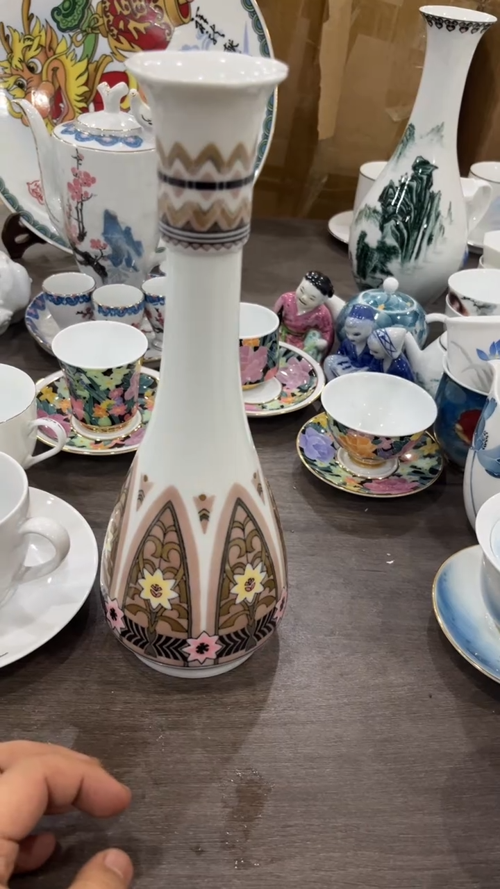 那**候湖南醴陵釉下五彩陶瓷