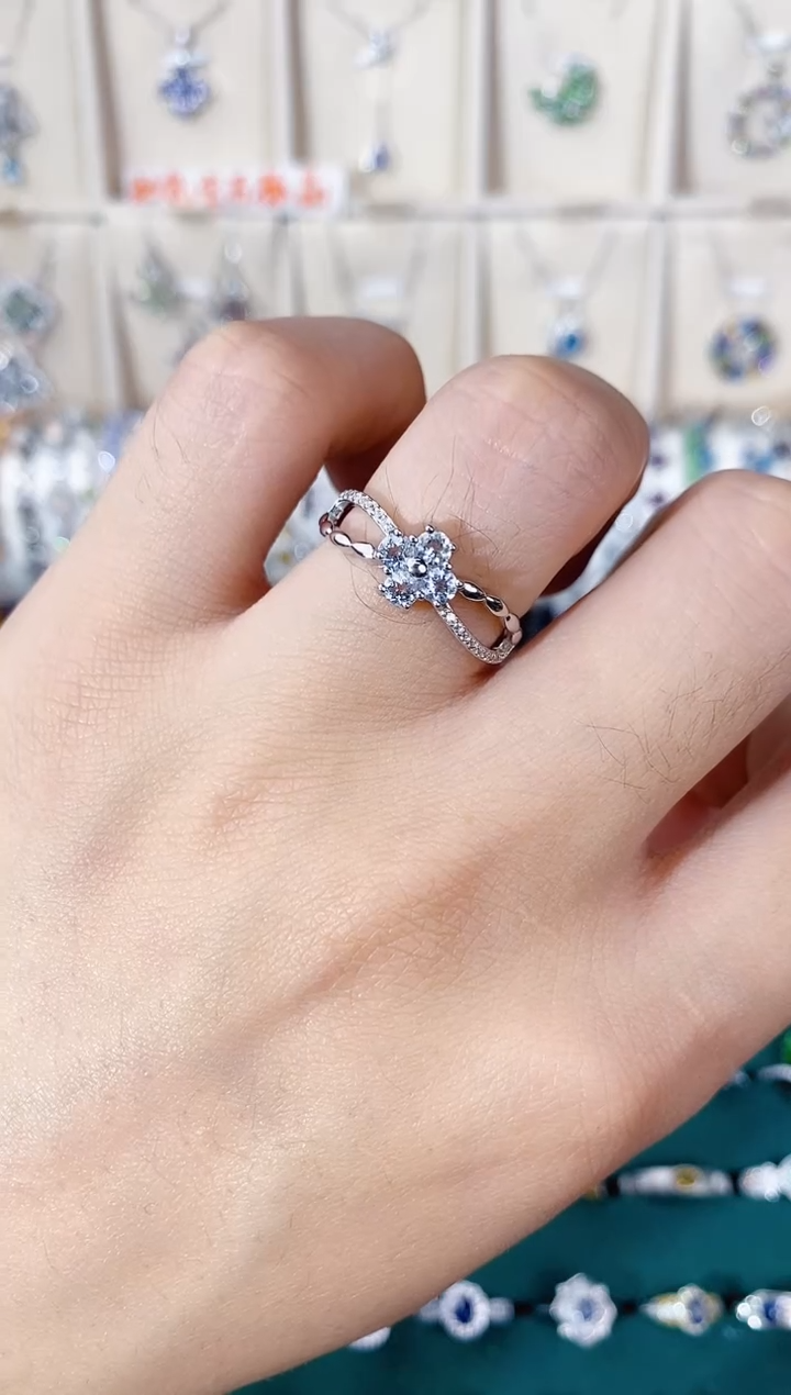 【闪购商品】海蓝宝石戒指银S925镶嵌带证书