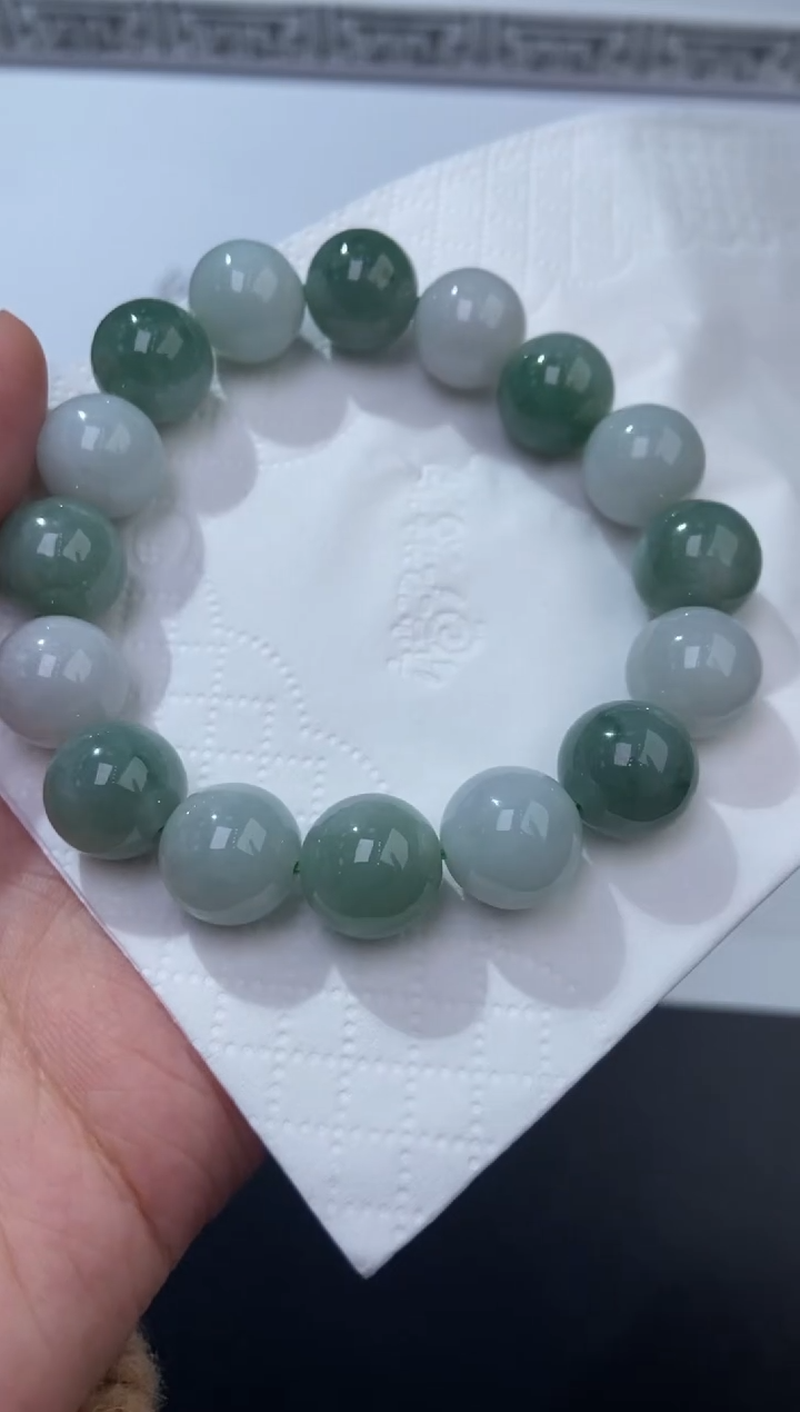 未镶嵌挂件翡翠371595    多人 