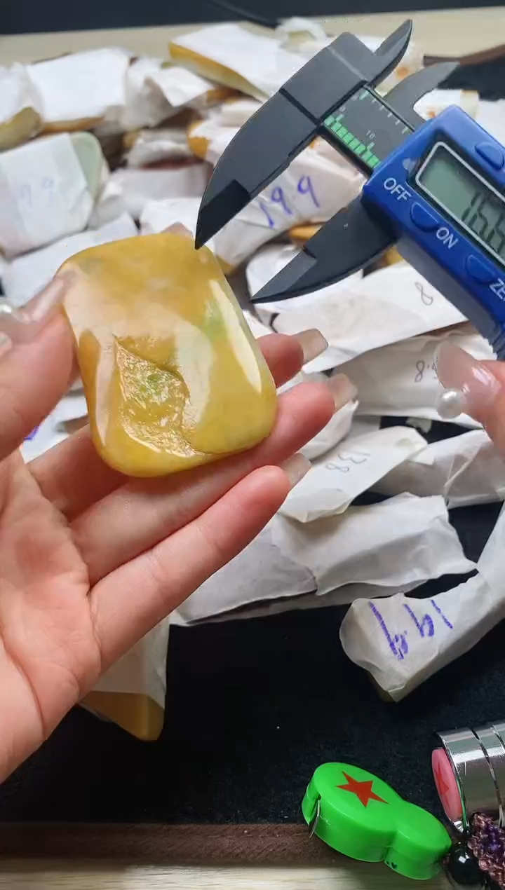 翡翠裸石翡翠挂件裸石