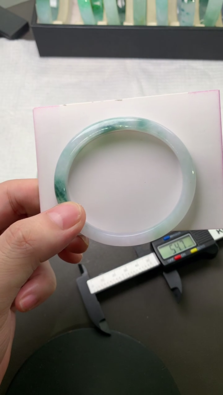 未镶嵌手镯（贵妃镯）翡翠56*7.4*5.9