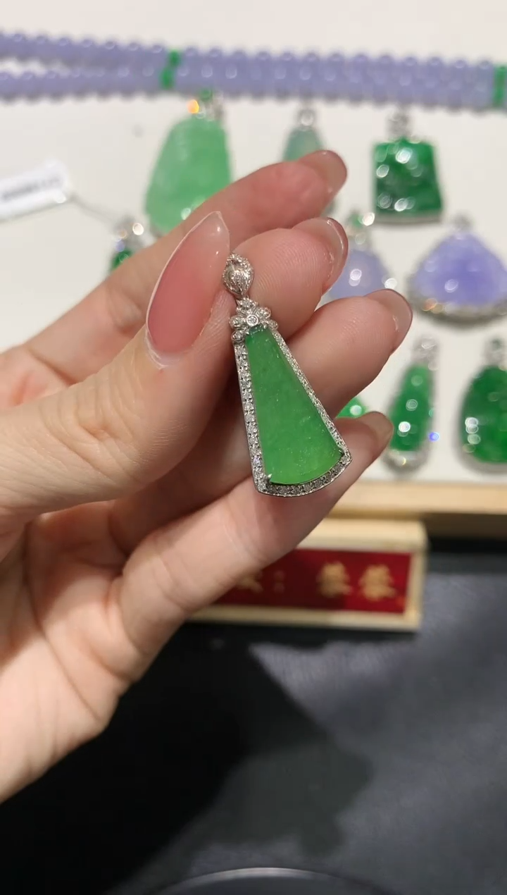 【闪购商品】翡翠吊坠(不含链)18K金镶嵌团购1