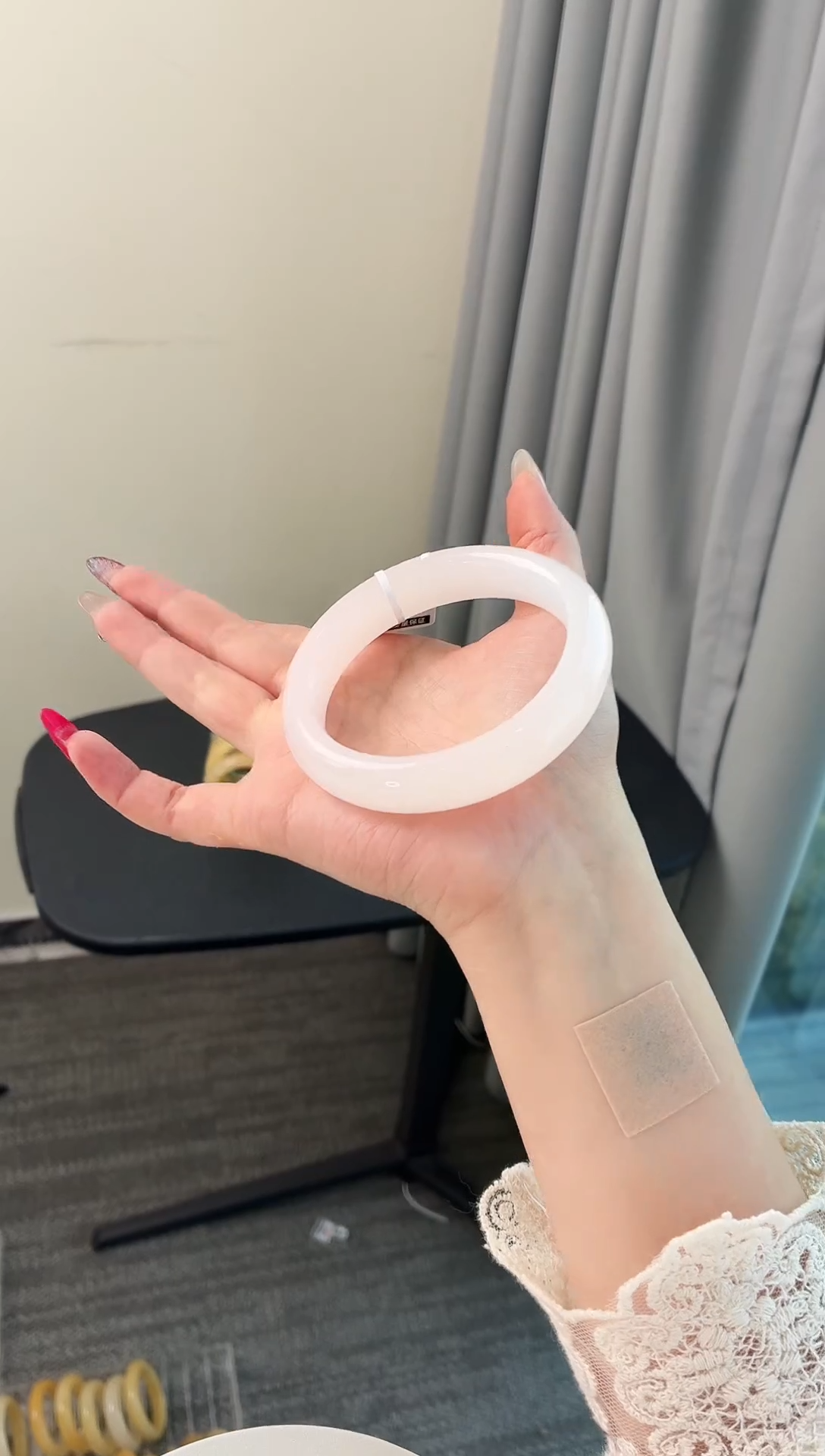 未镶嵌手镯石英质玉173.59