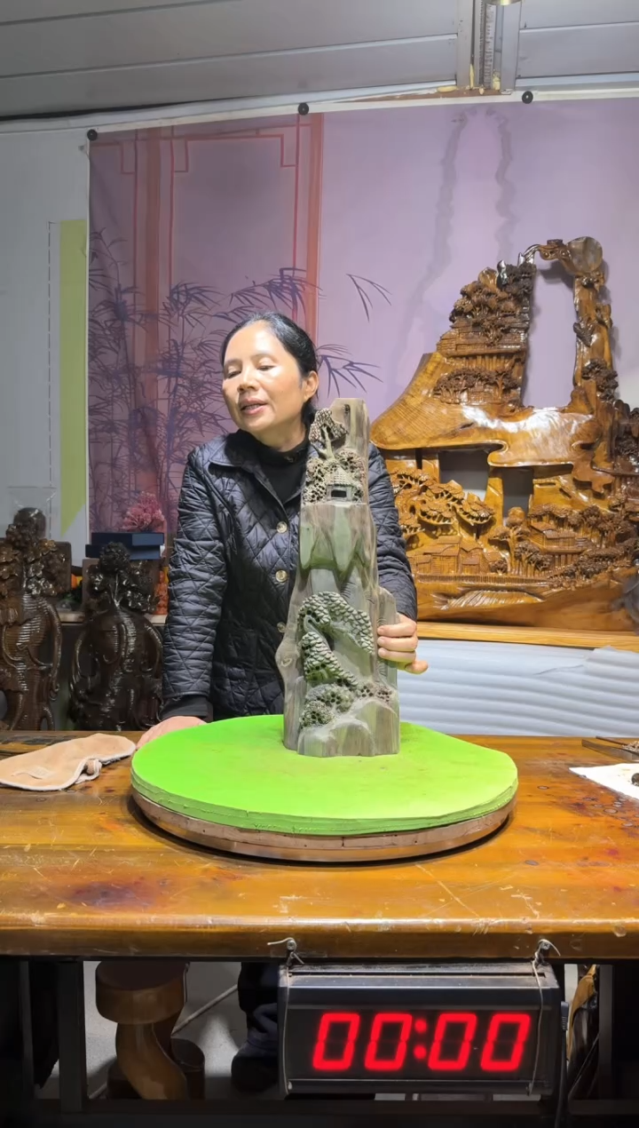 金丝楠I****g金丝楠木雕刻摆件