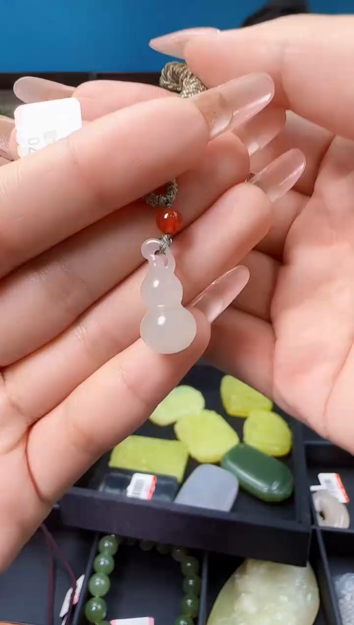 颈饰未镶嵌和田玉多样性发一