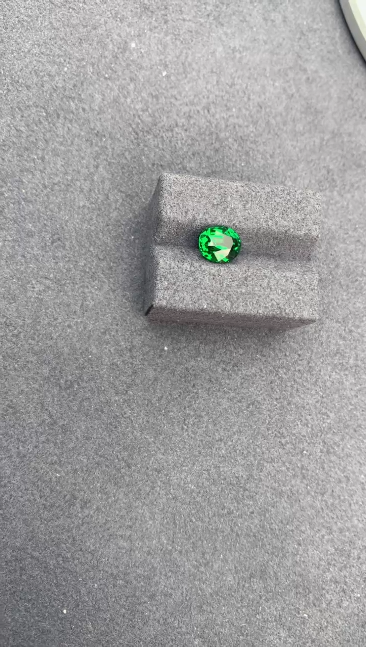 【闪购商品】石榴石（沙弗莱）裸石未镶嵌1.7ct沙弗莱