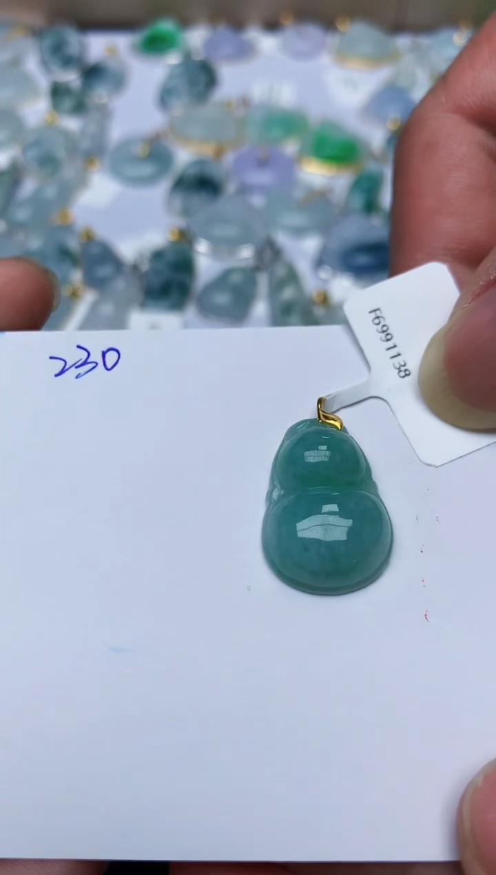 【闪购商品】翡翠颈饰18K金镶嵌天然翡翠A货   