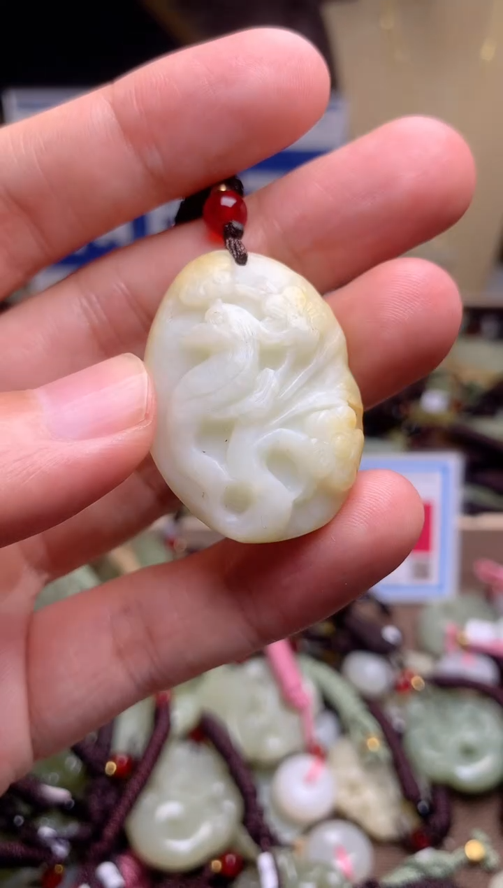 颈饰未镶嵌和田玉1