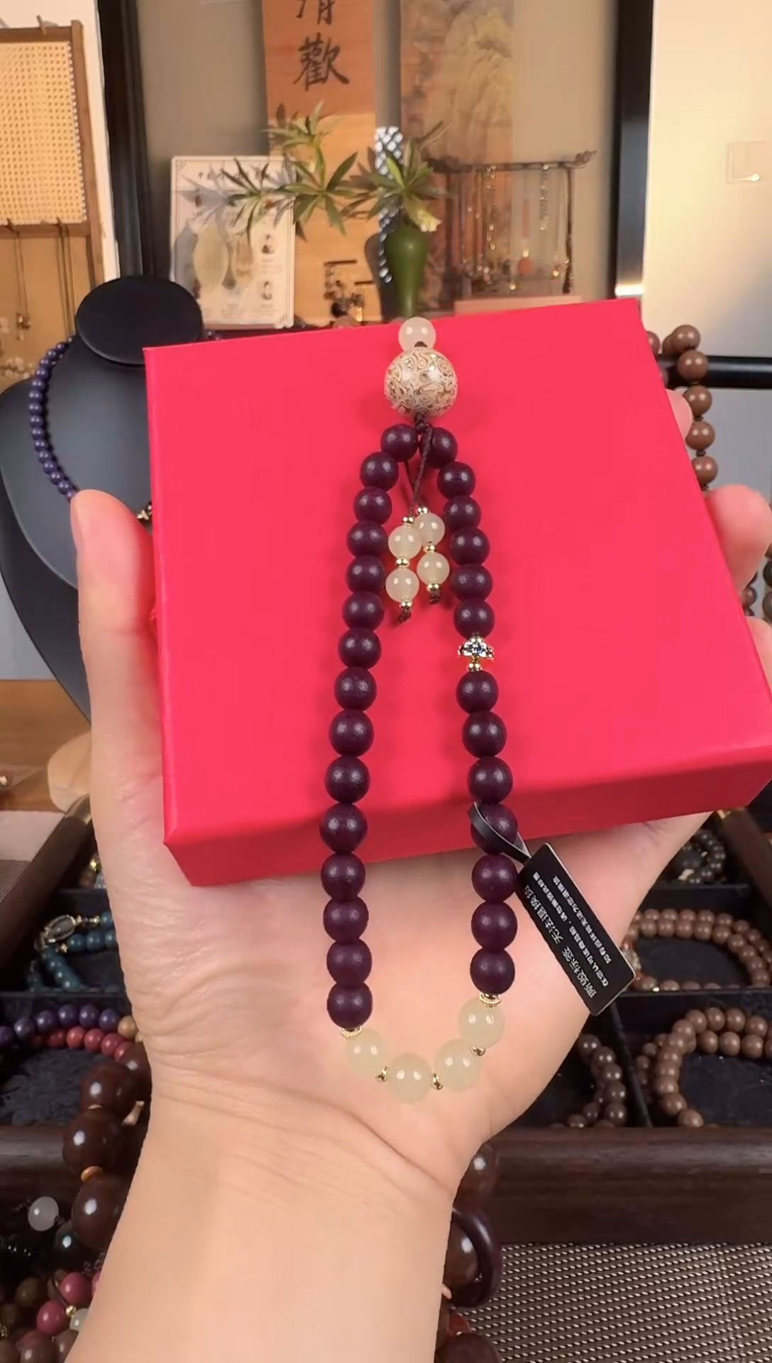 泥塑墨红玫瑰8mm手机挂