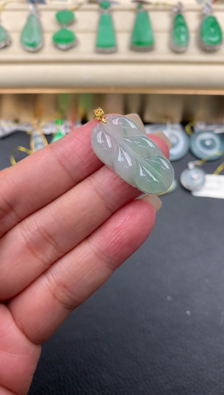 【闪购商品】翡翠颈饰18K金镶嵌Q371     