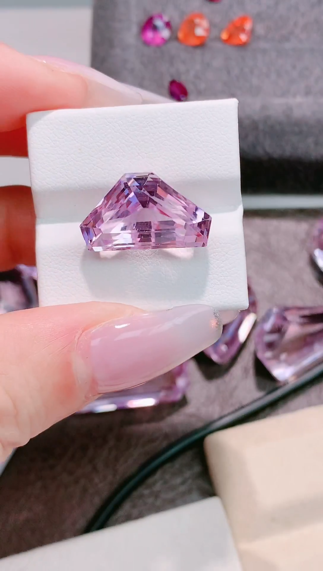 未镶嵌锂辉石裸石14.69ct